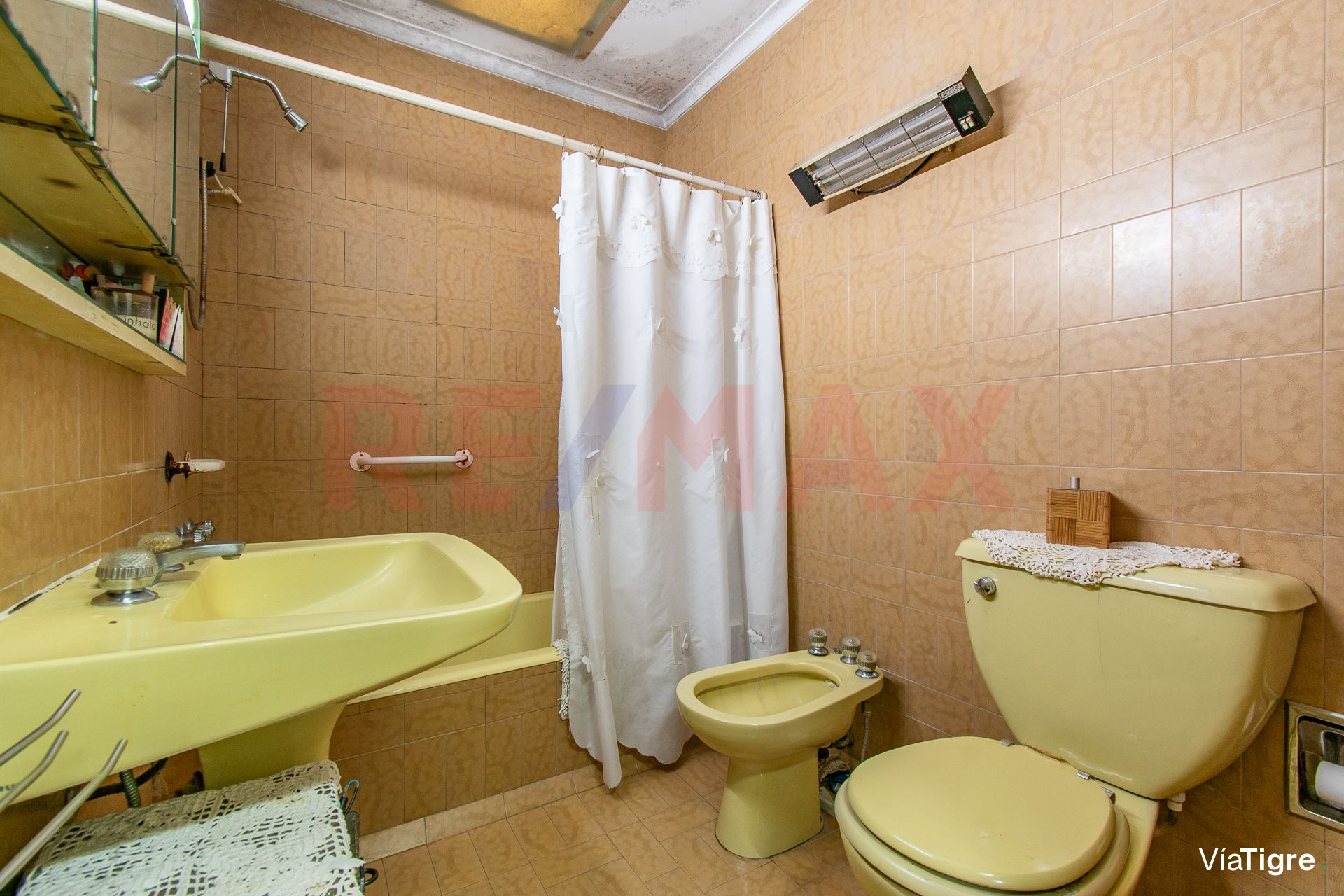 Venta Casa 3 amb y Depto con parque Florida Oeste