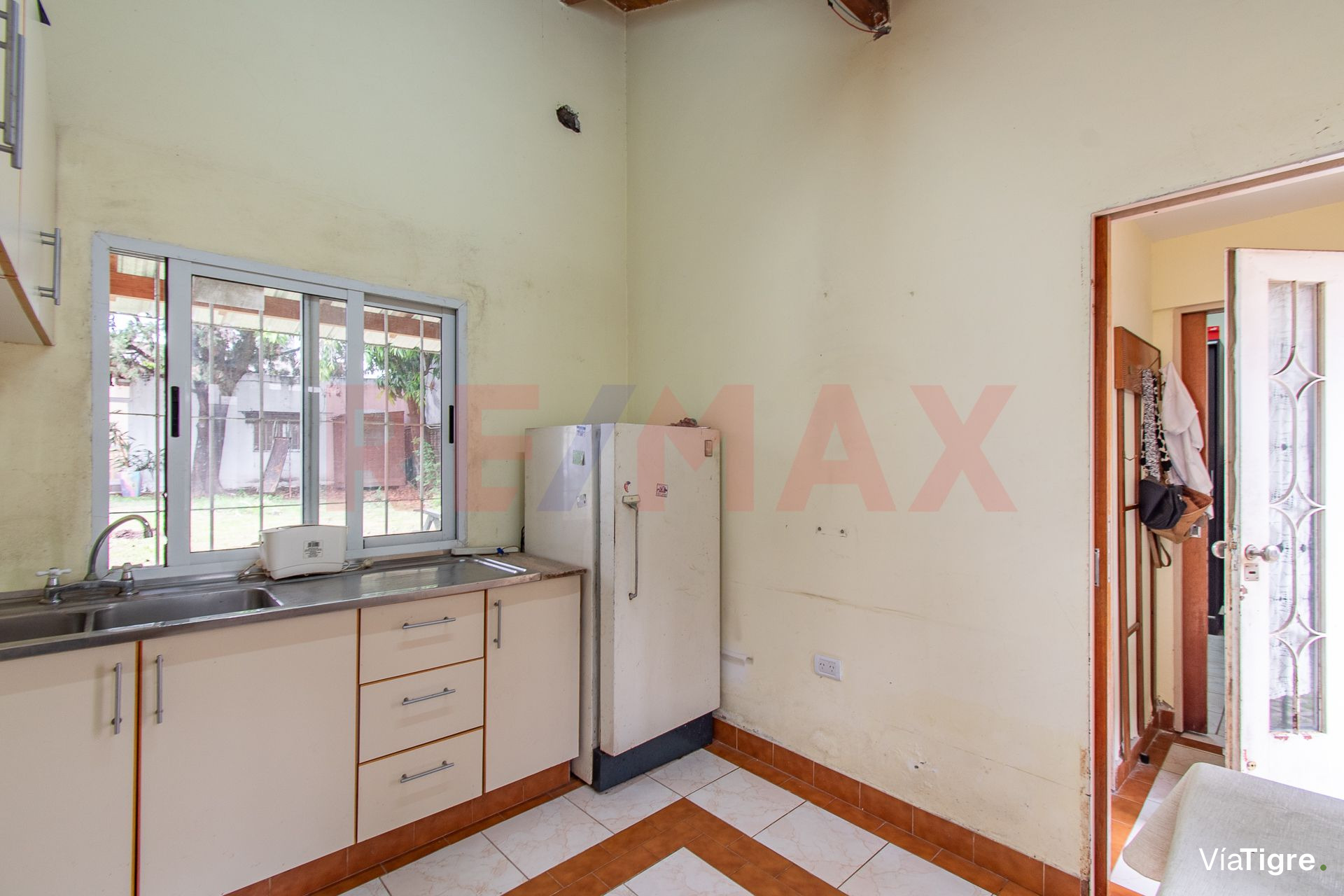 Venta Casa 3 amb y Depto con parque Florida Oeste
