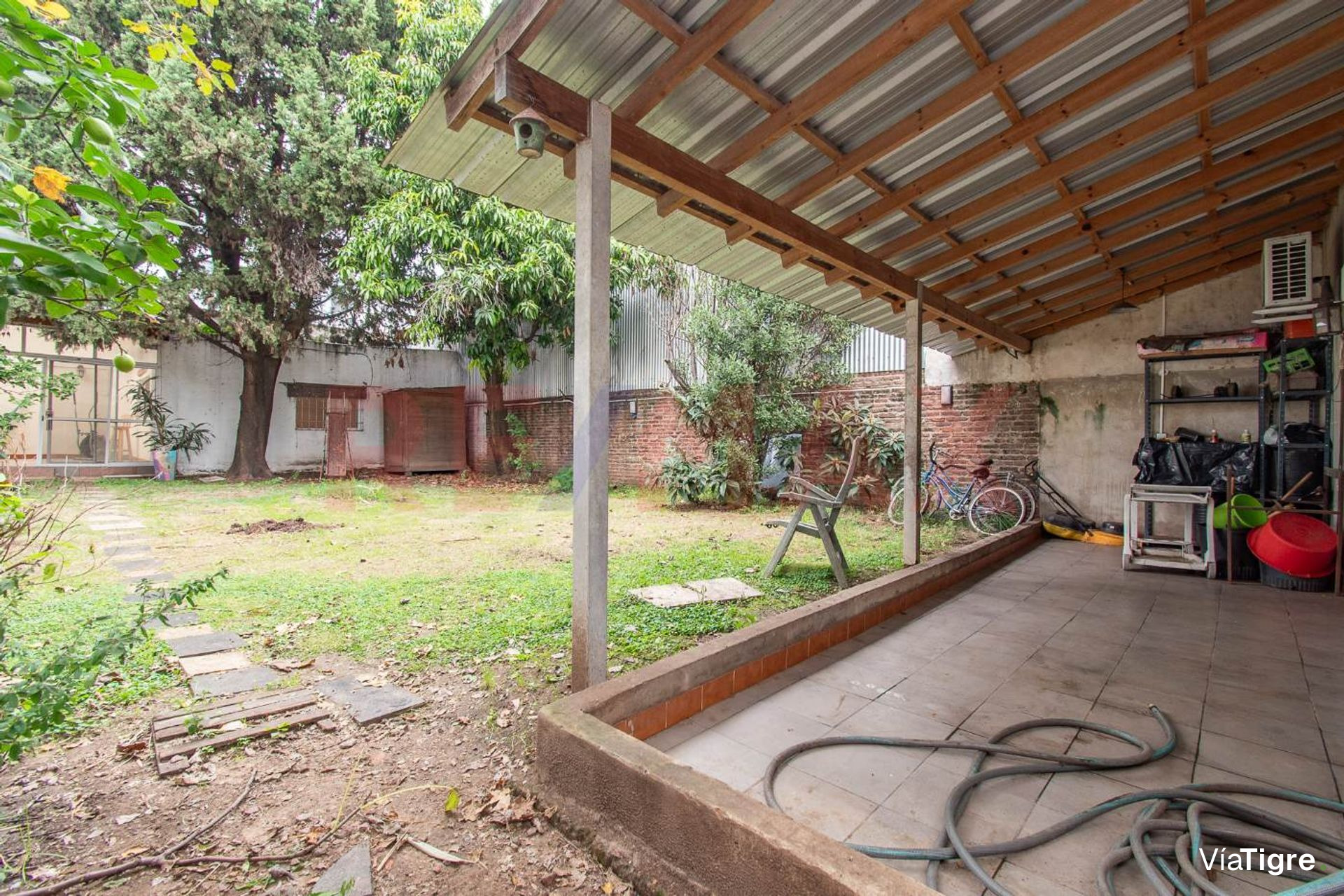 Venta Casa 3 amb y Depto con parque Florida Oeste