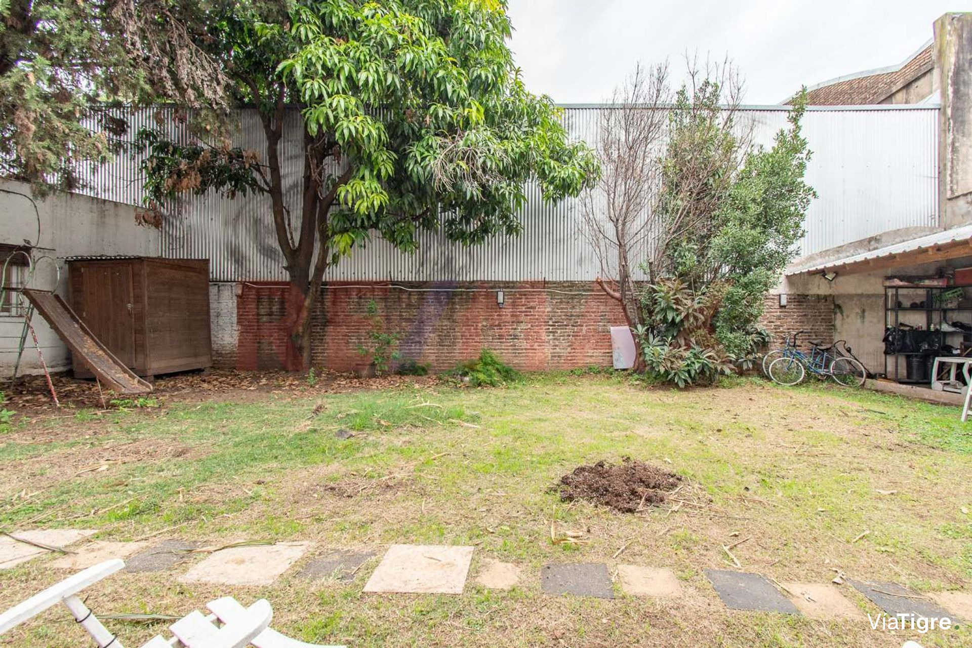 Venta Casa 3 amb y Depto con parque Florida Oeste
