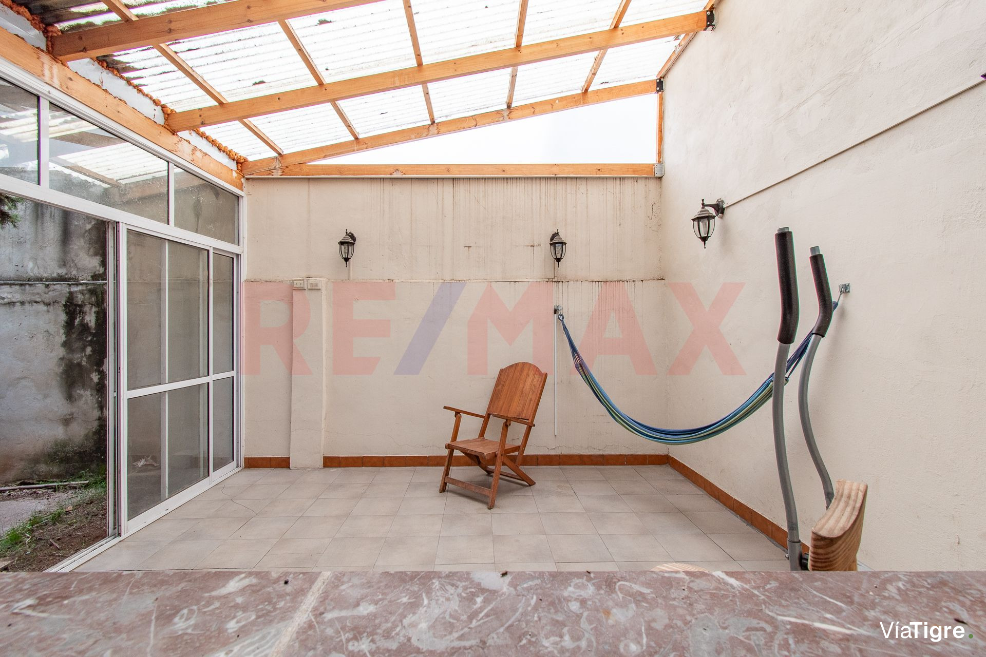 Venta Casa 3 amb y Depto con parque Florida Oeste