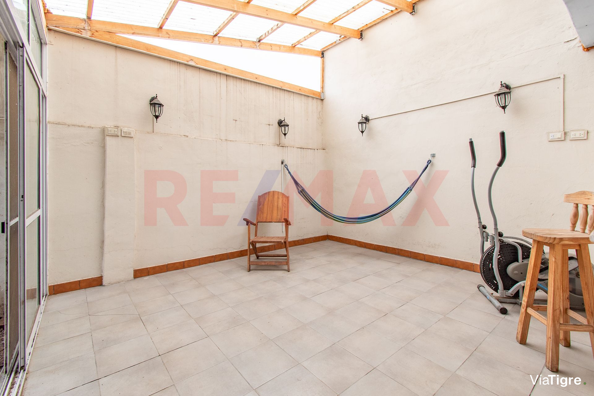 Venta Casa 3 amb y Depto con parque Florida Oeste