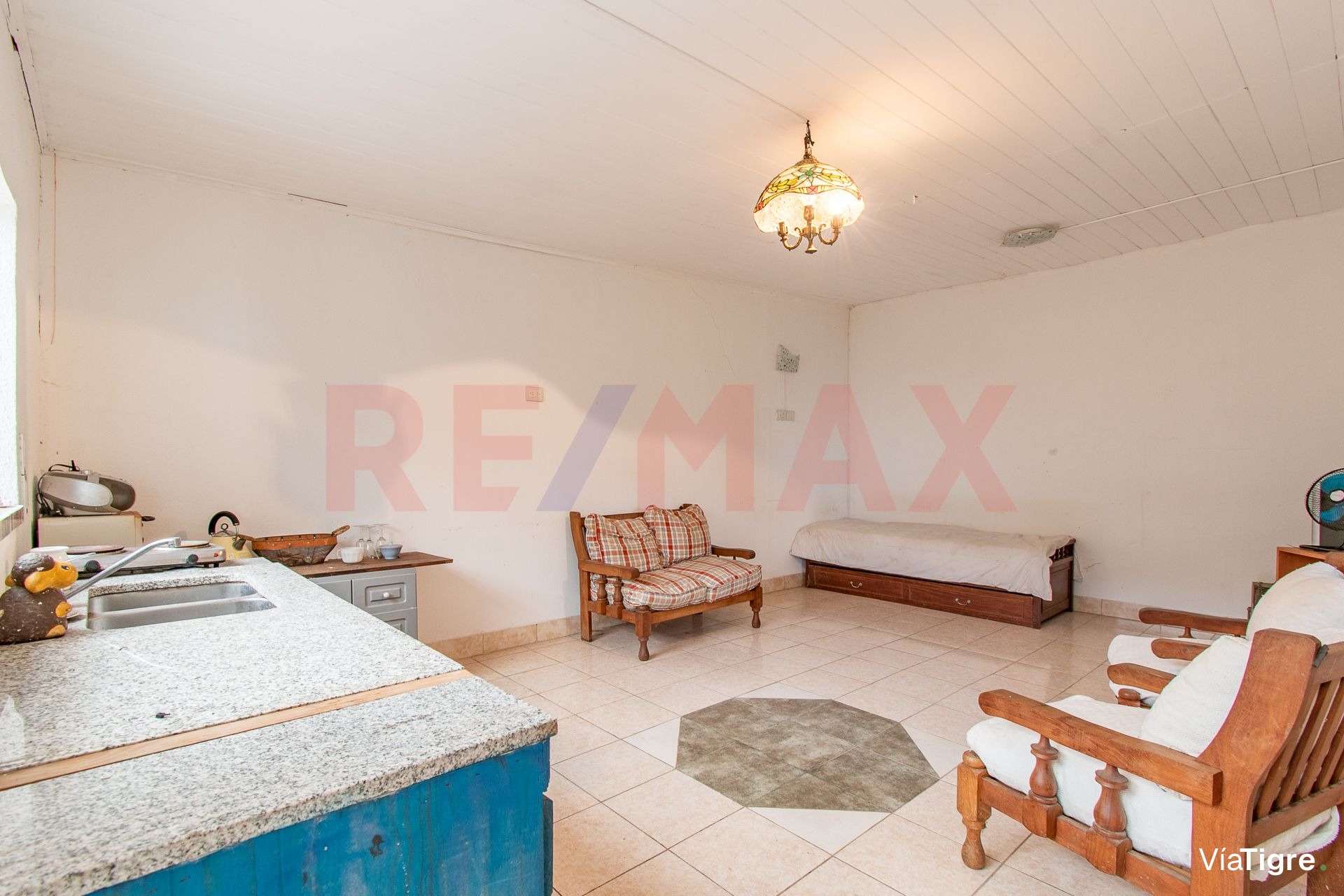 Venta Casa 3 amb y Depto con parque Florida Oeste
