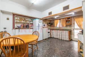 Venta Casa 3 amb y Depto con parque Florida Oeste