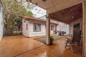 Venta Casa 3 amb y Depto con parque Florida Oeste