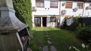 Triplex House for Sale: 5 rooms with garden in Martínez