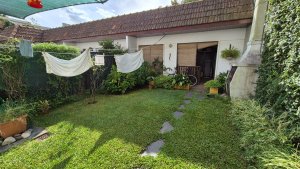 Triplex House for Sale: 5 rooms with garden in Martínez