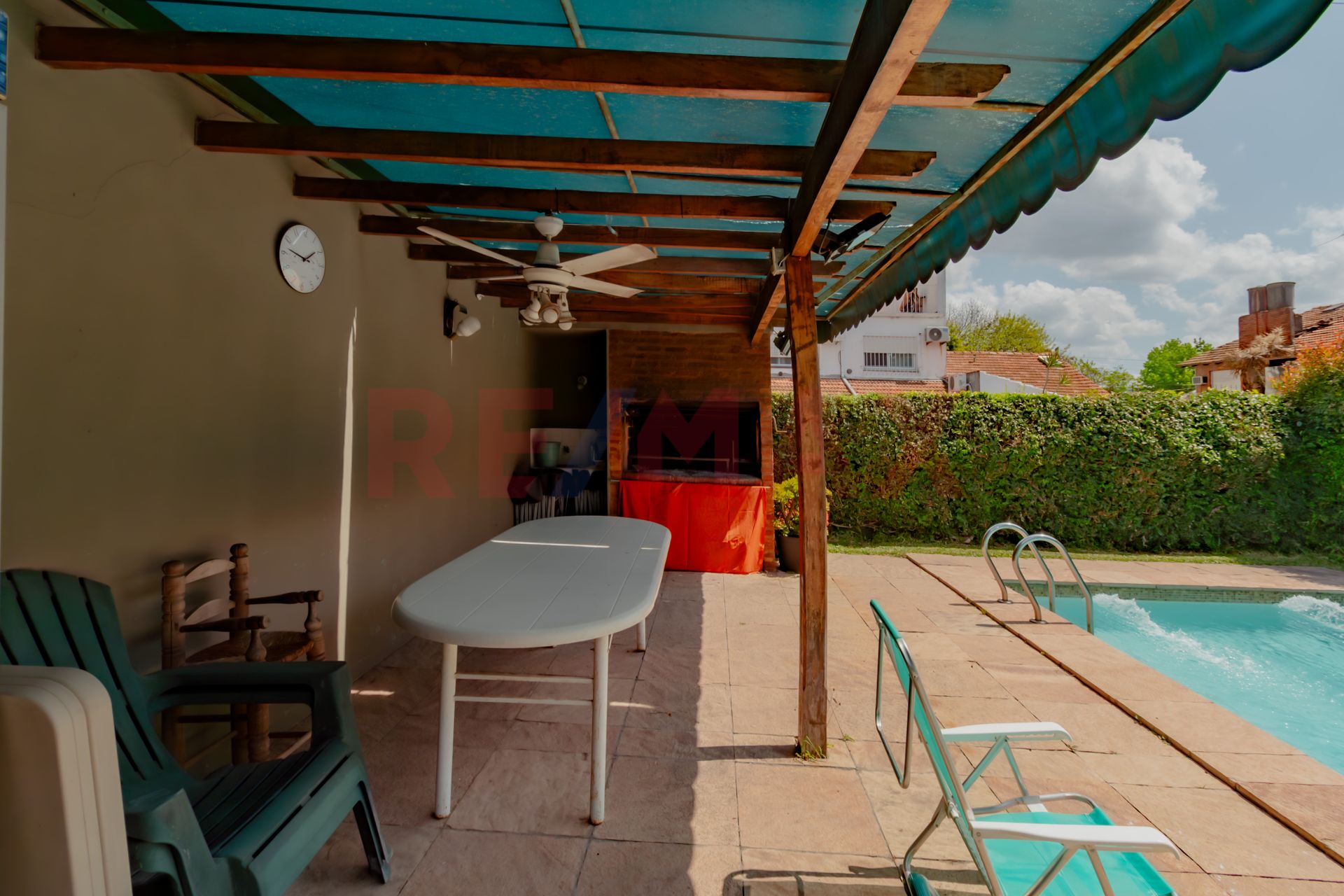 Venta Triplex 4 amb cochera Olivos - APTO CRÉDITO