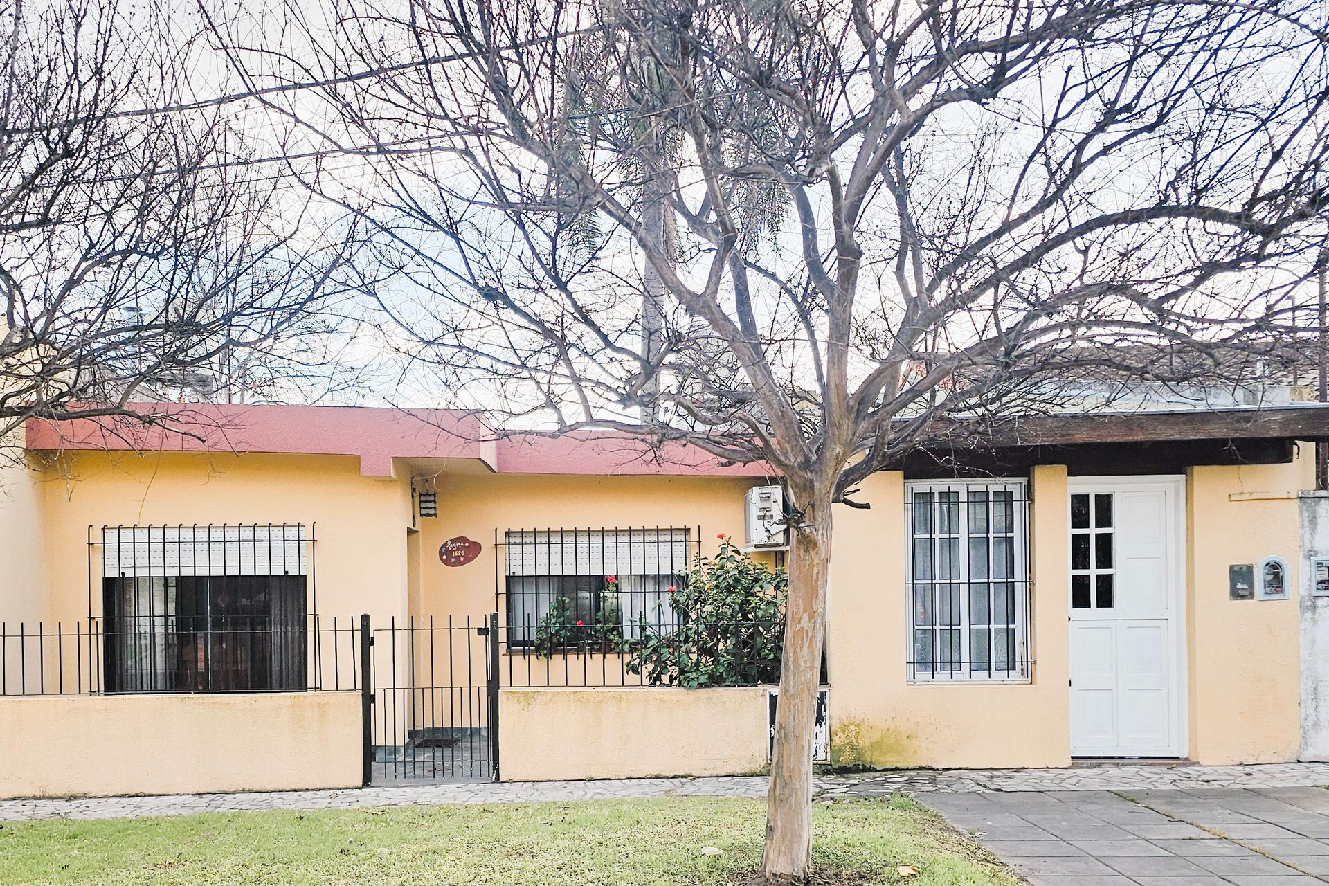 Venta Casa 3 Ambientes Con Parrilla Y Jardin