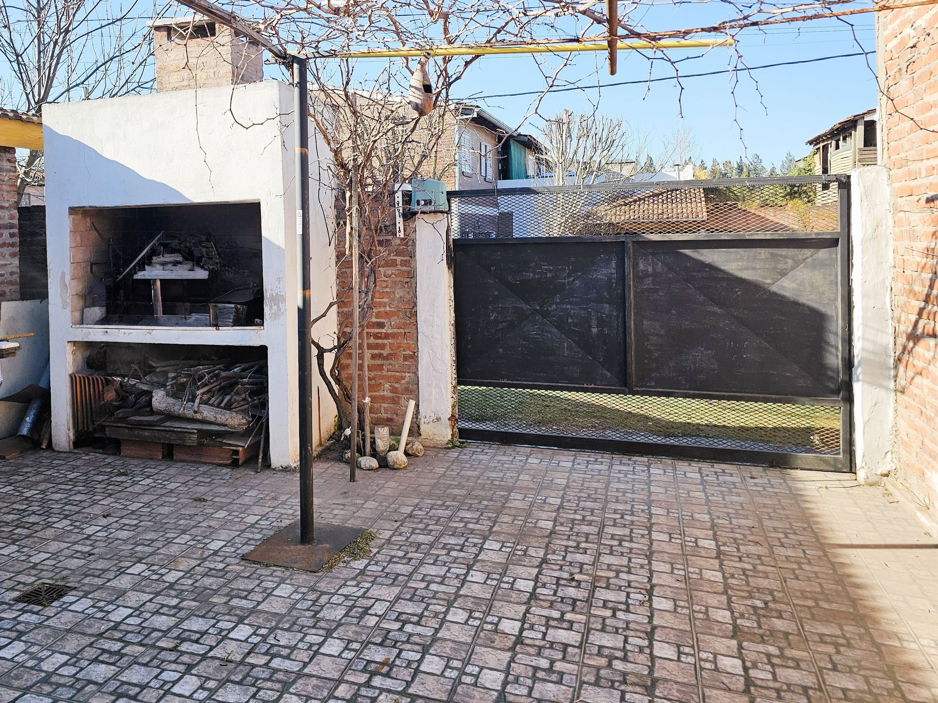 Venta casa 4 ambientes con patio y parrilla