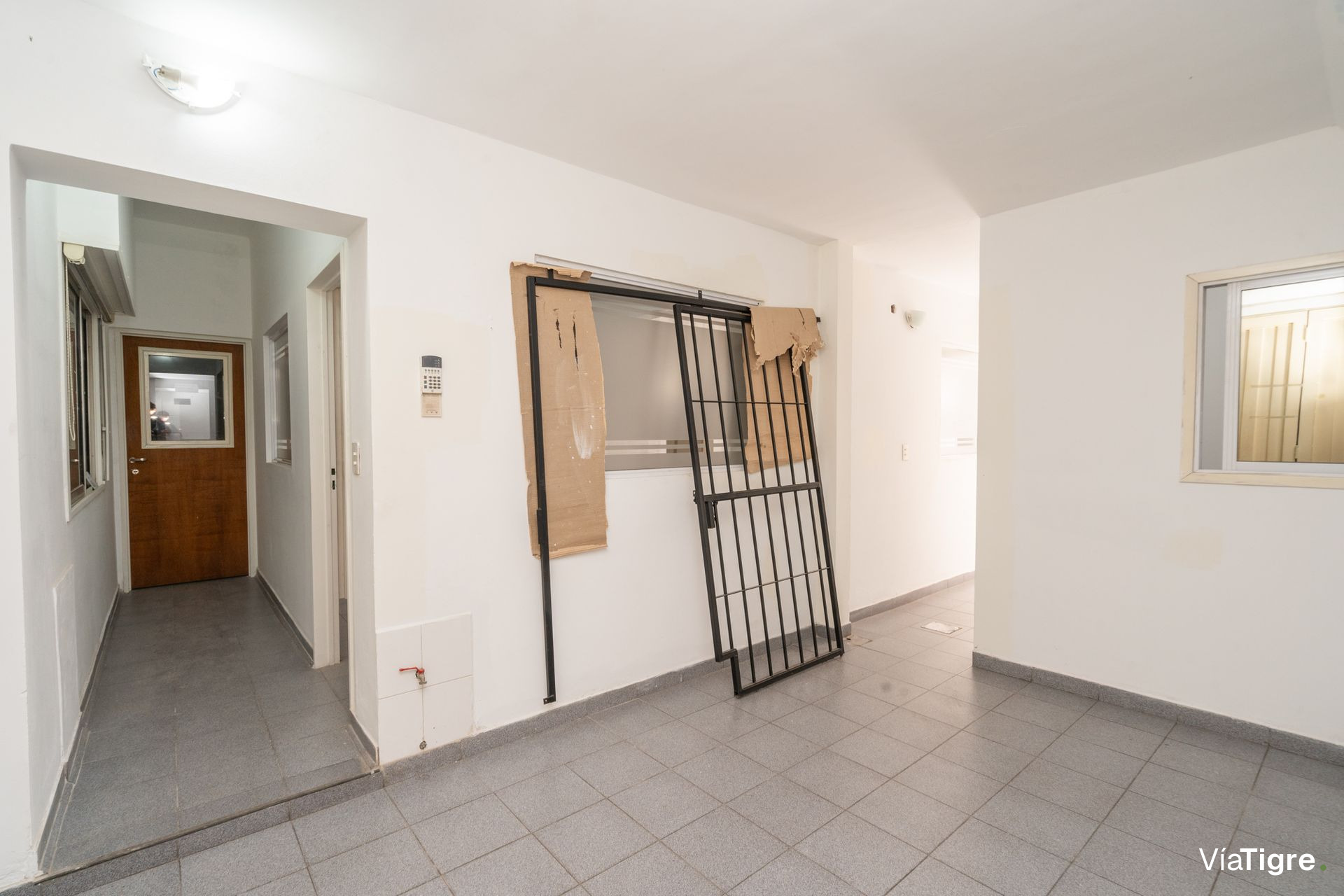 Deposito Con Oficina - Casa Uso Comercial-V.lopez