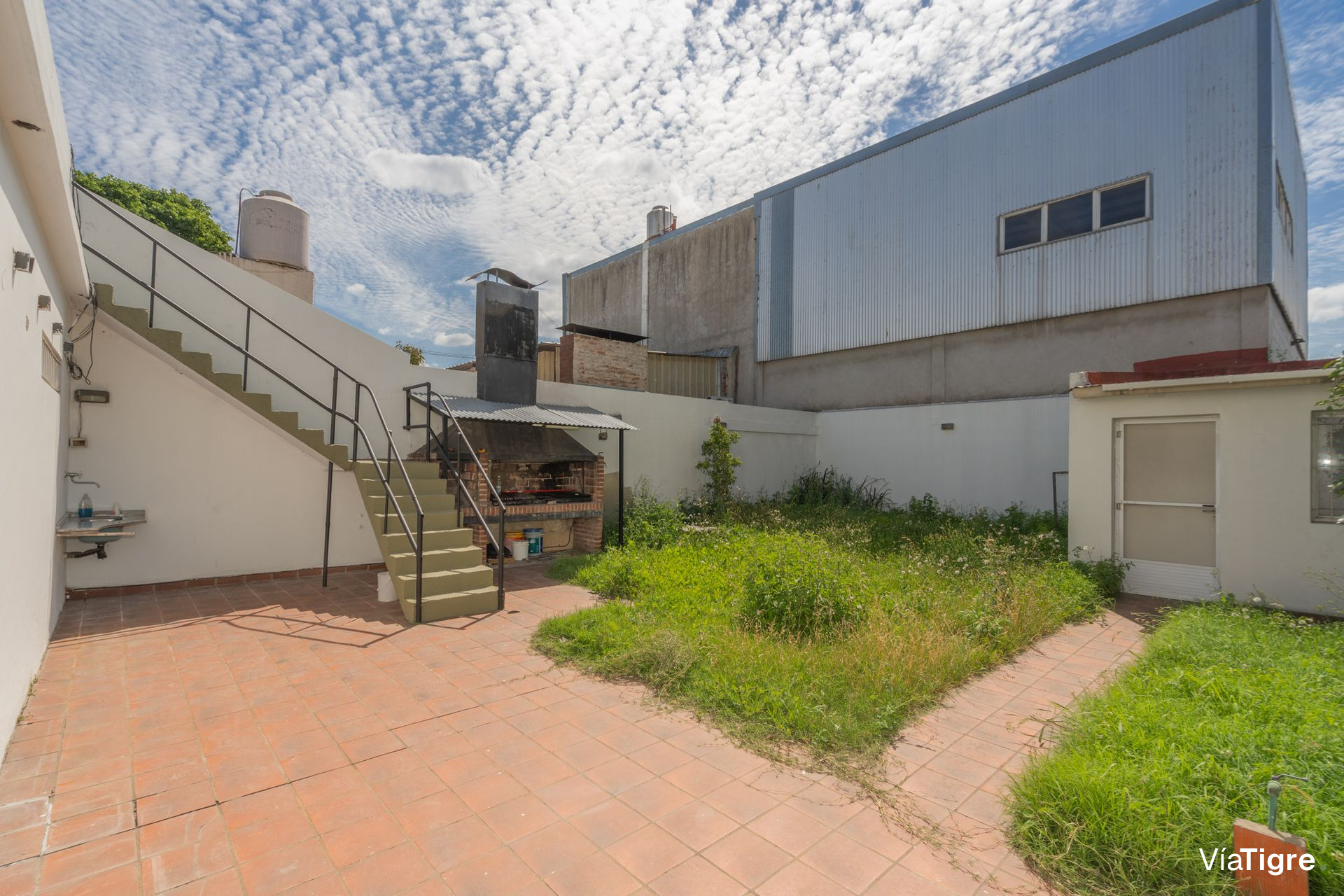 Deposito Con Oficina - Casa Uso Comercial-V.lopez