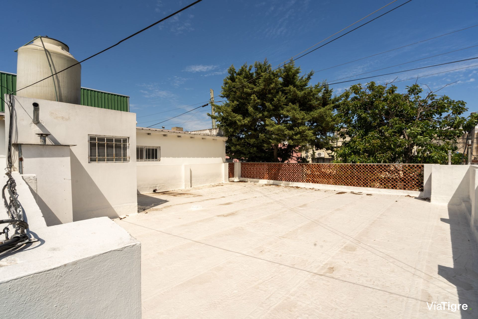 Deposito Con Oficina - Casa Uso Comercial-V.lopez