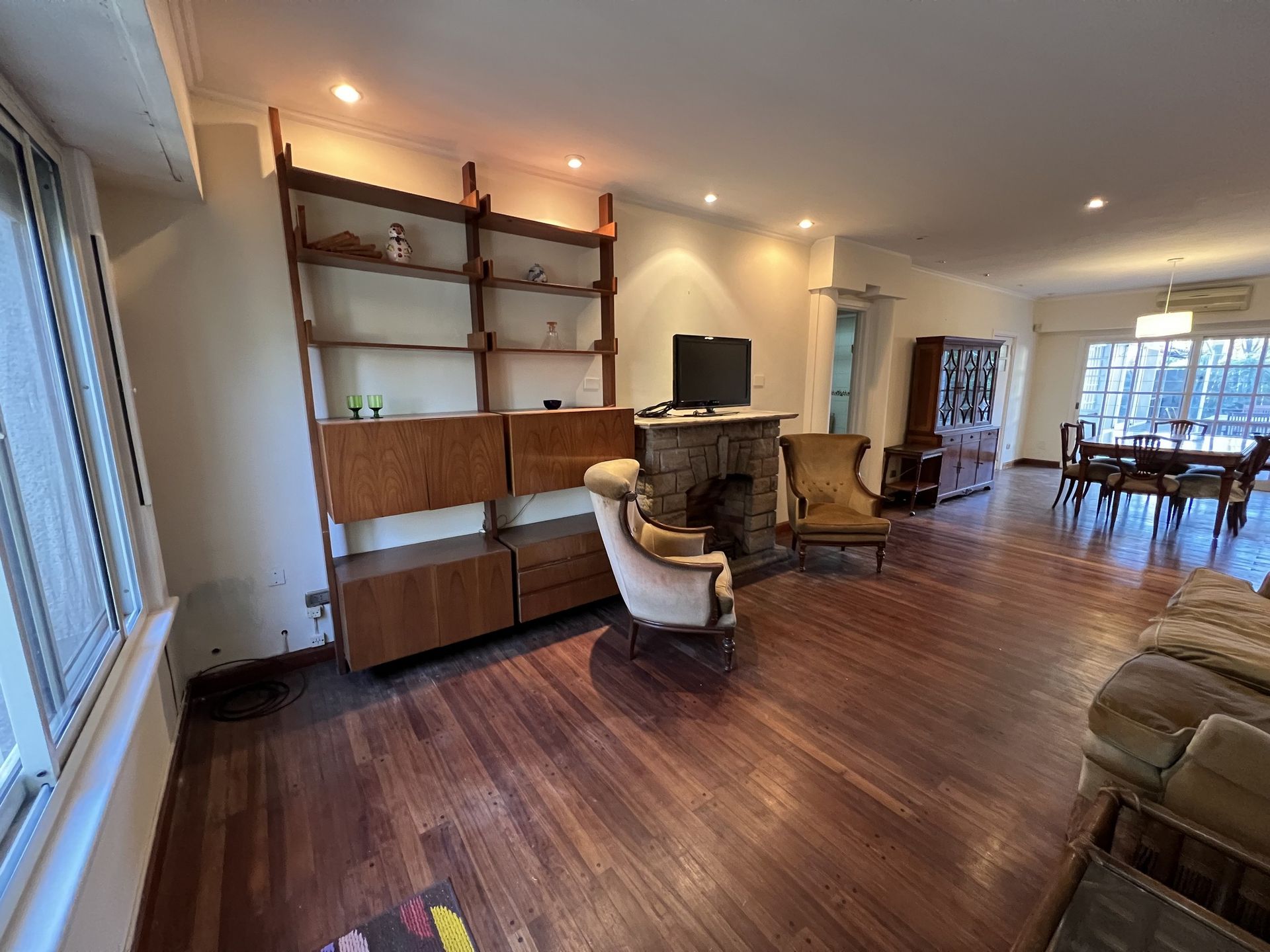 Casa 4 Ambientes con PARQUE, JACUZZI y COCHERA