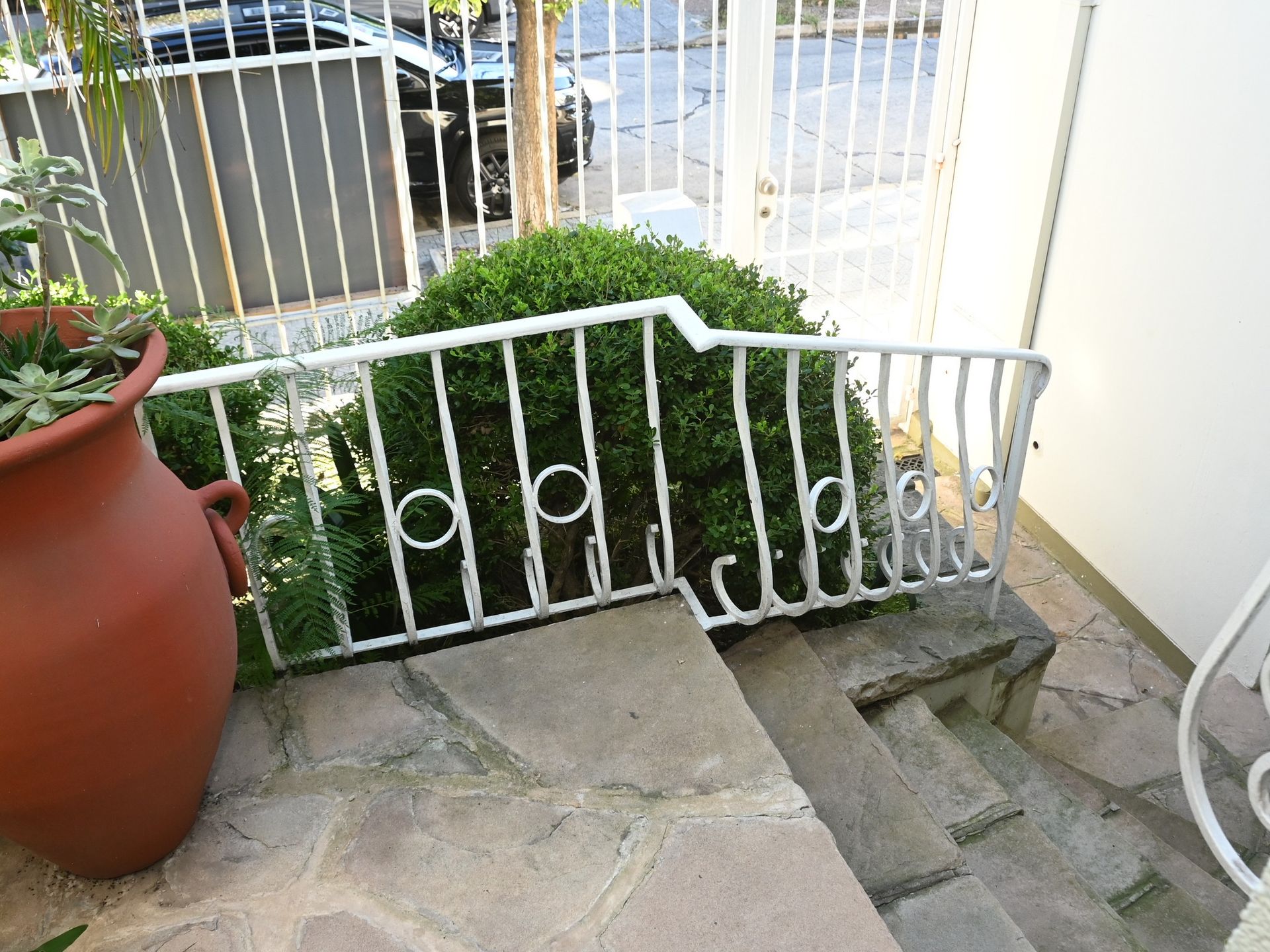 Casa 4 Ambientes con PARQUE, JACUZZI y COCHERA