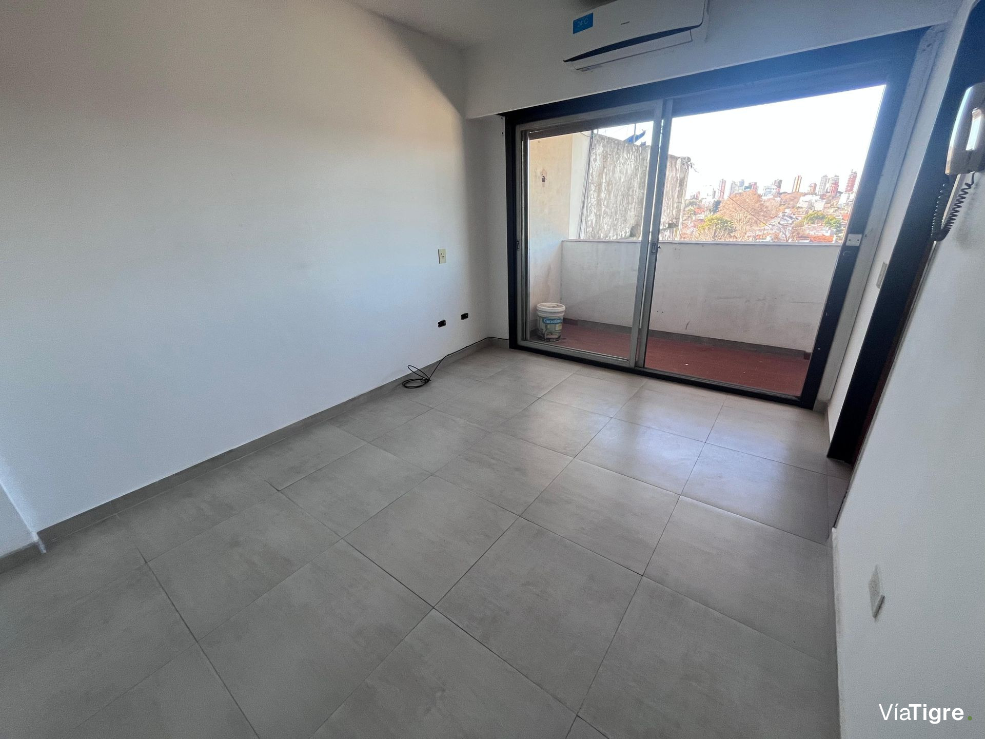 Monoambiente divisible con balcón y vista al rio