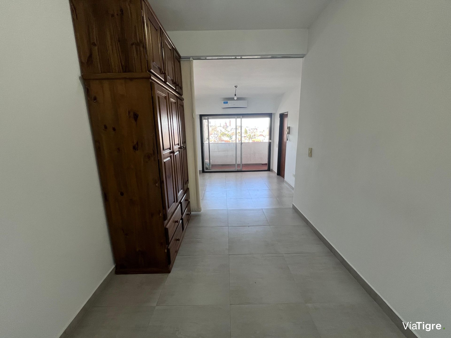 Monoambiente divisible con balcón y vista al rio