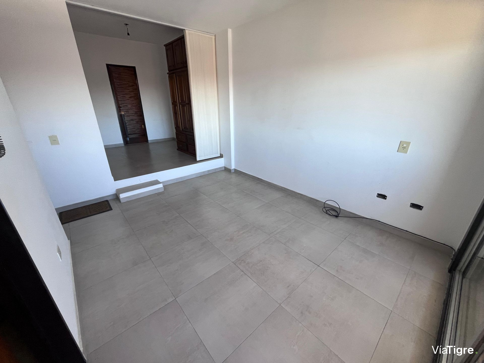 Monoambiente divisible con balcón y vista al rio