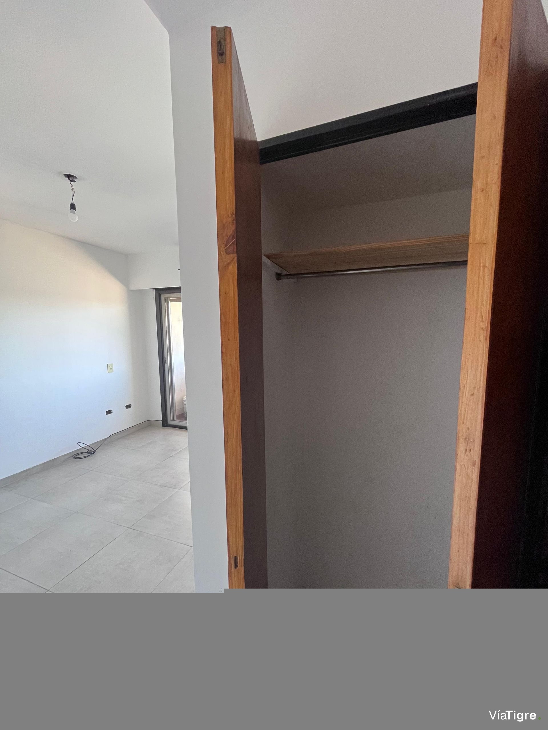 Monoambiente divisible con balcón y vista al rio