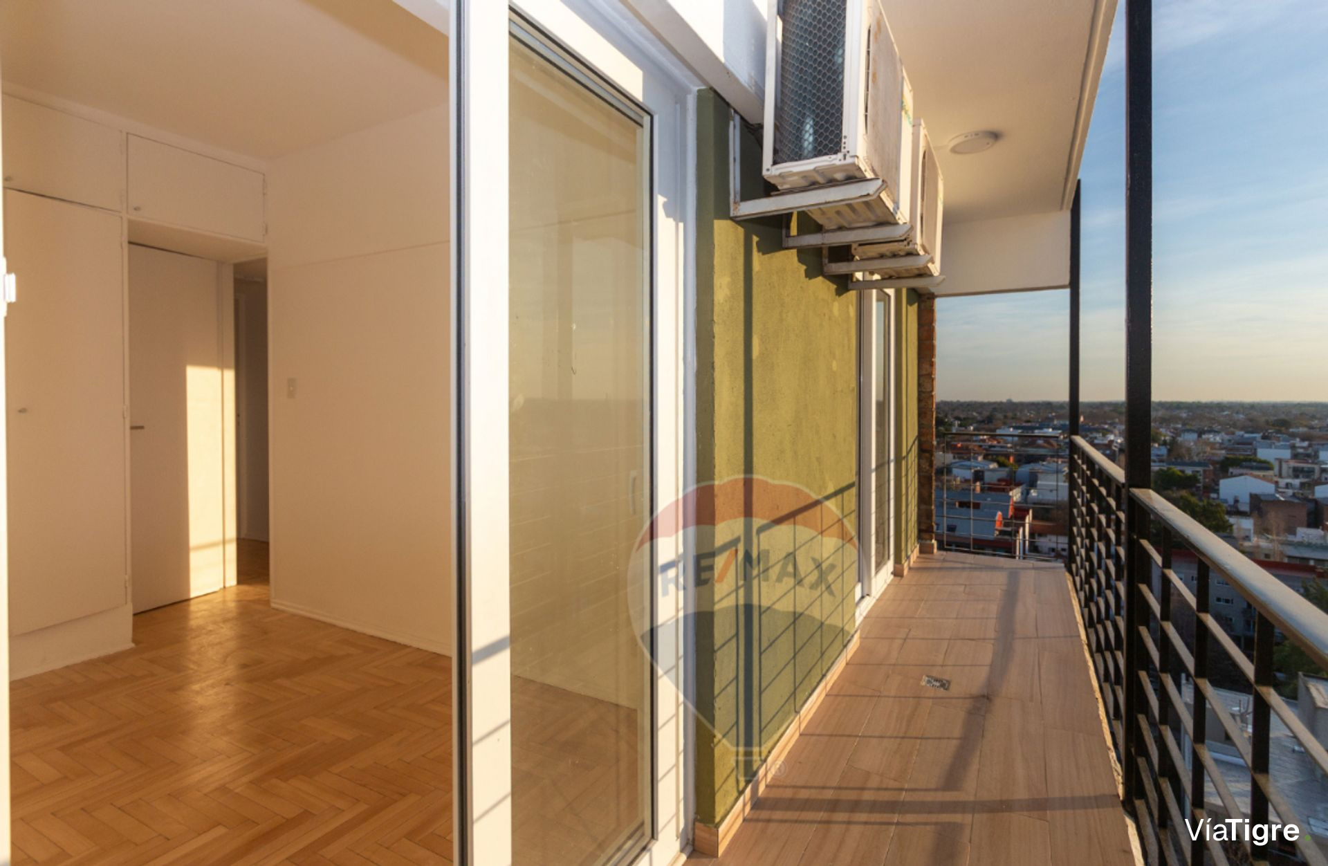 Venta depto San Isidro 3 ambientes Vista cochera