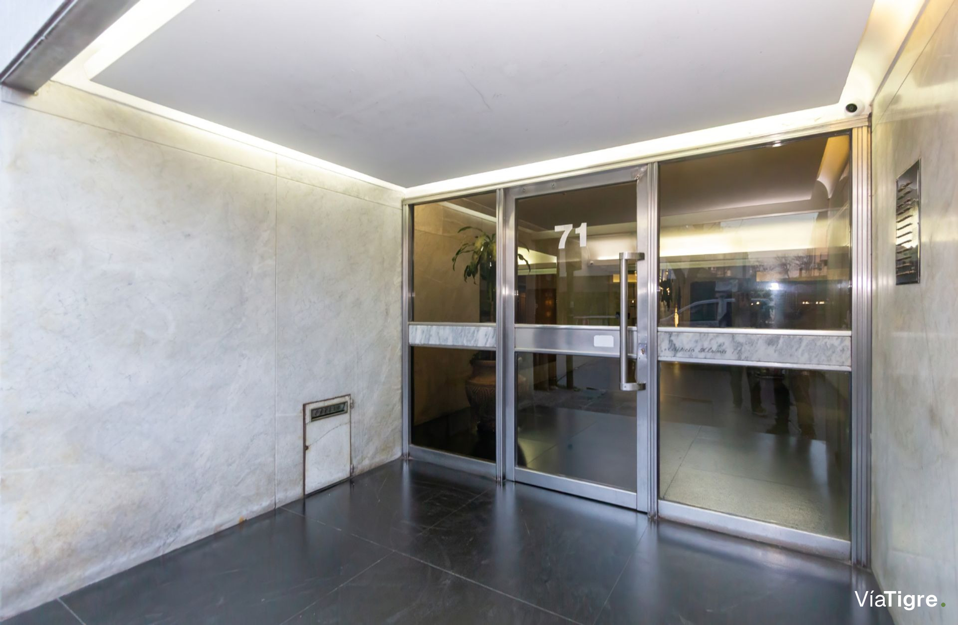 Venta depto San Isidro 3 ambientes Vista cochera