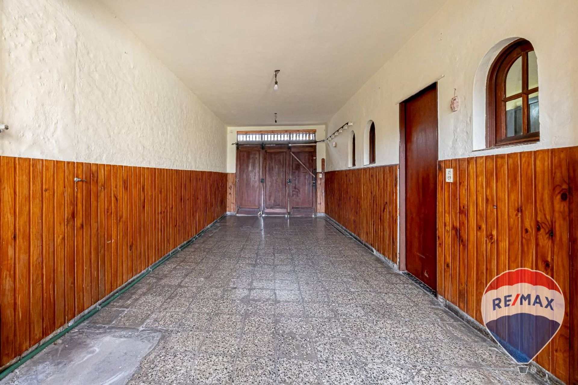 CASA 5 AMB, 8.66 x 37 C/COCHERA Y JARDÍN.