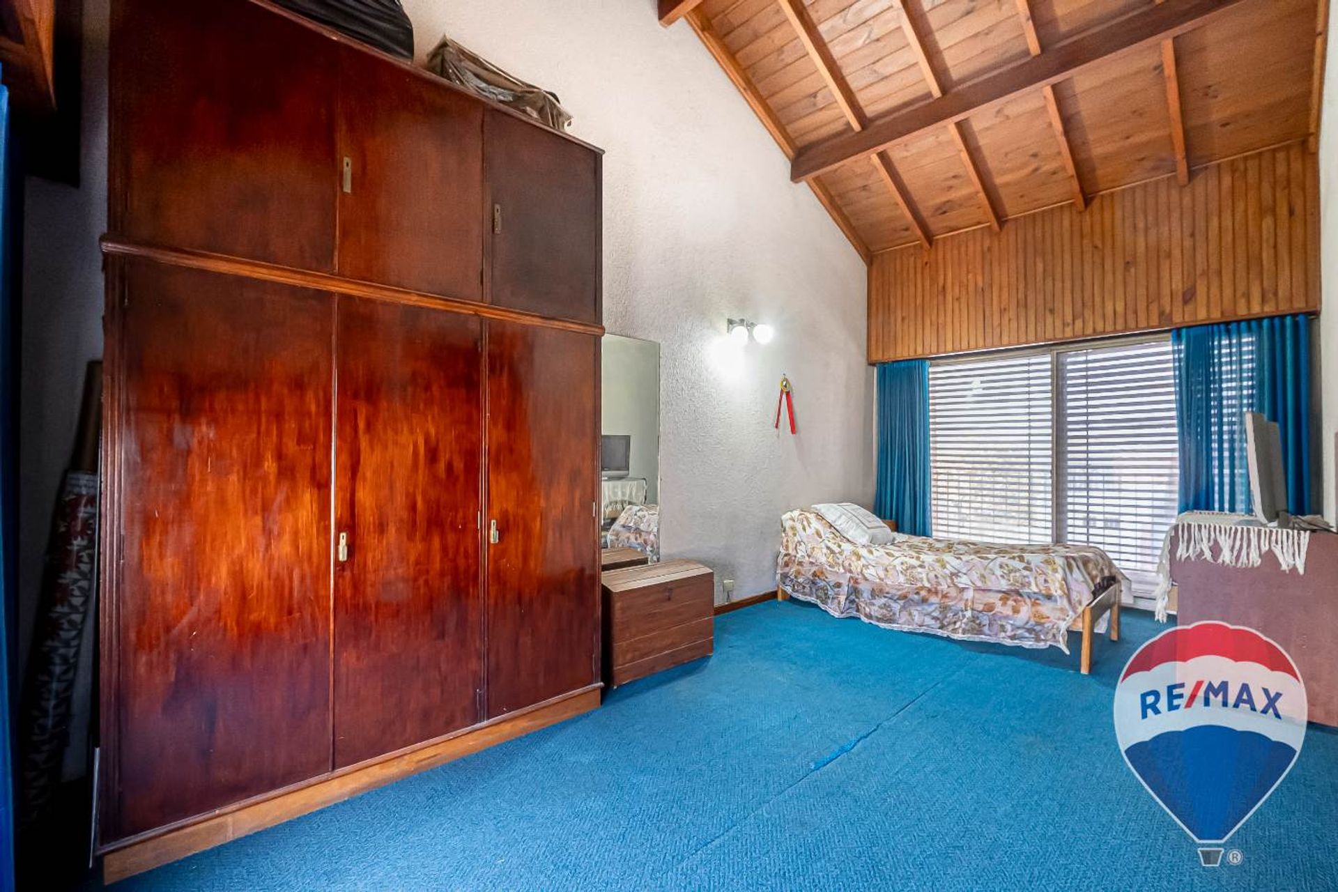 CASA 5 AMB, 8.66 x 37 C/COCHERA Y JARDÍN.