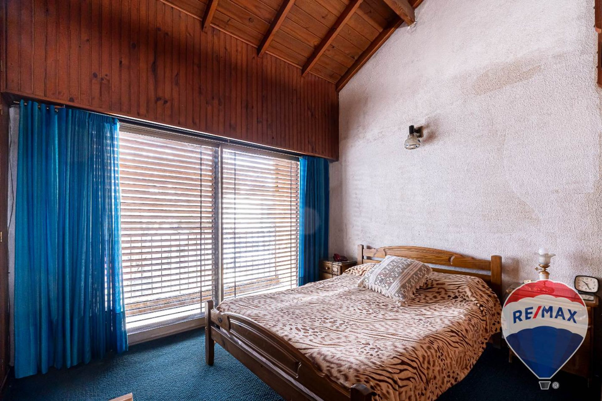 CASA 5 AMB, 8.66 x 37 C/COCHERA Y JARDÍN.