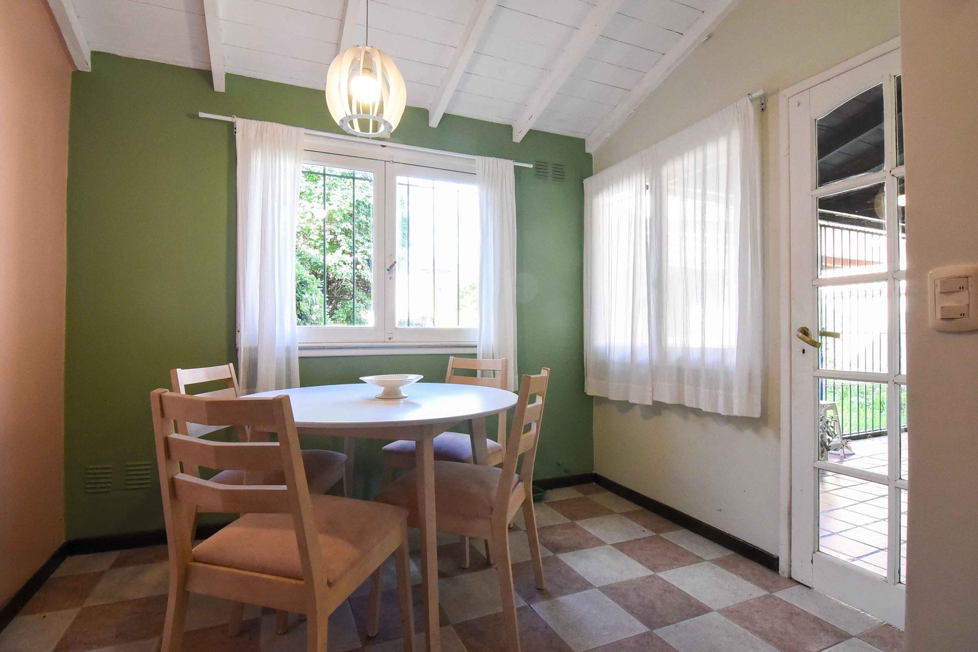 Venta Casa 3 Amb. + Escritorio C/Jardin Pileta