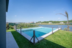 House for Sale by the Lagoon – Santa Ana, Tigre