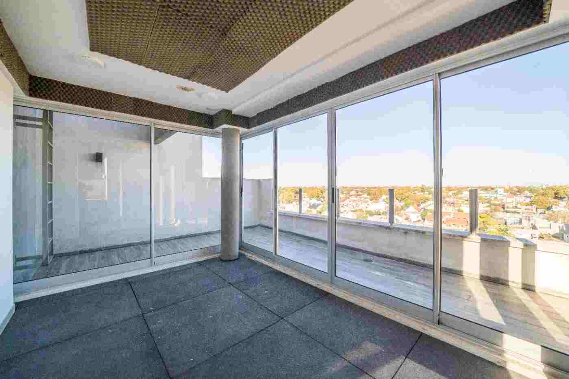 Oportunidad Venta 2 Amb Con Balcon Y Vista Abierta