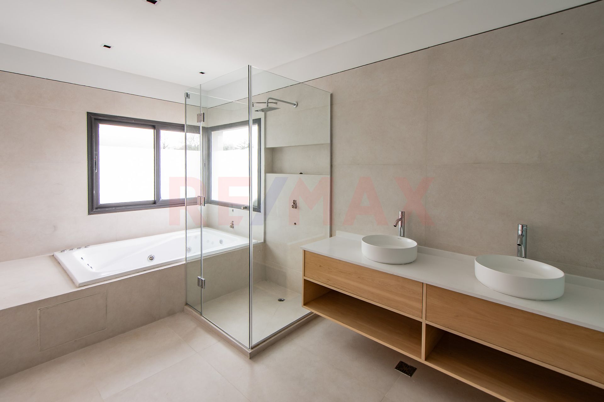 VENTA CASA PREMIUM c/pileta en Villa Pacheco