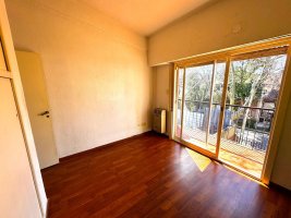 4-room Apartment for Sale in Olivos with Garage, Credit Available