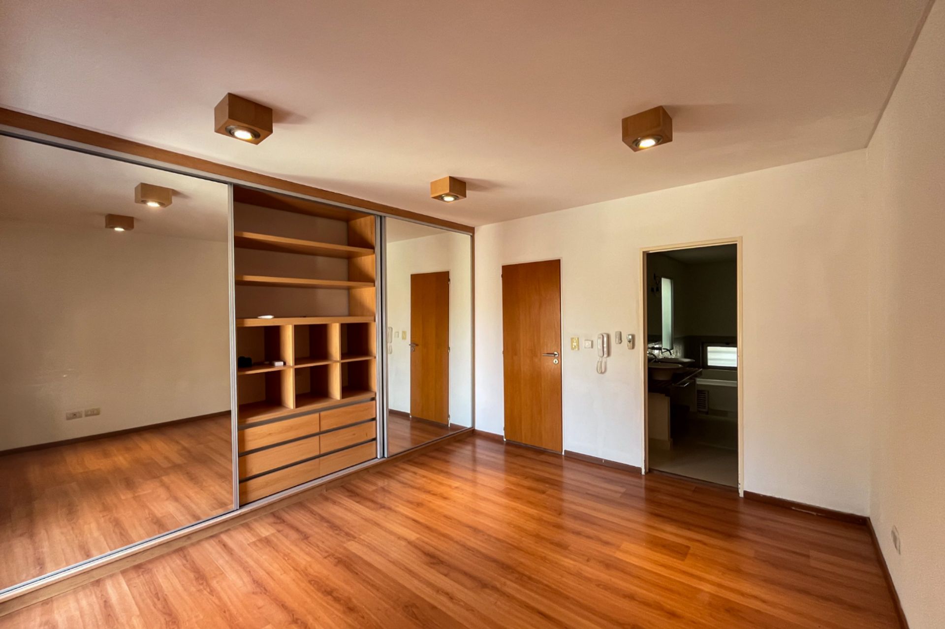 Venta Dúplex 4 Ambientes Jardín / Pileta, Martínez