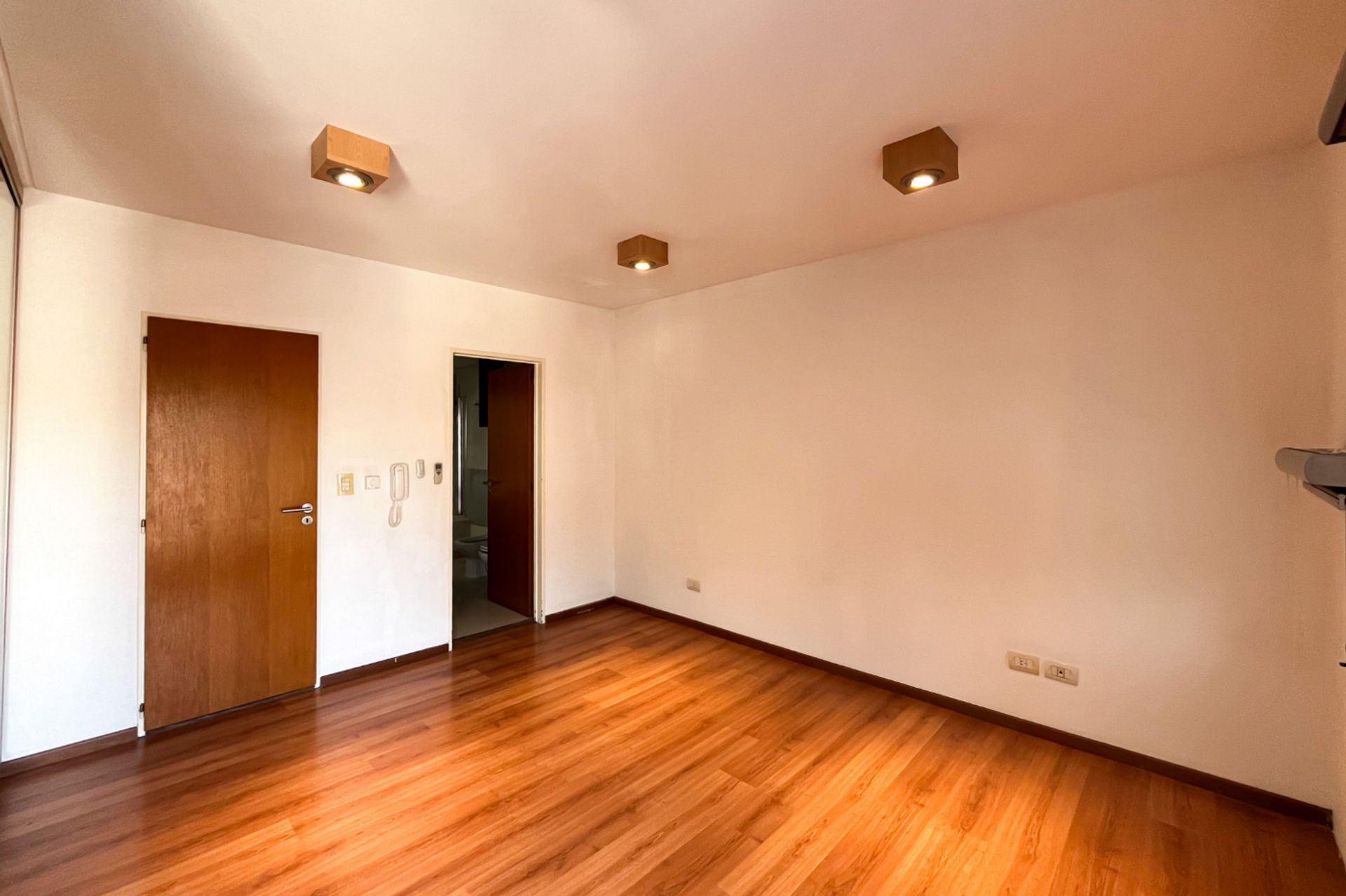 Venta Dúplex 4 Ambientes Jardín / Pileta, Martínez