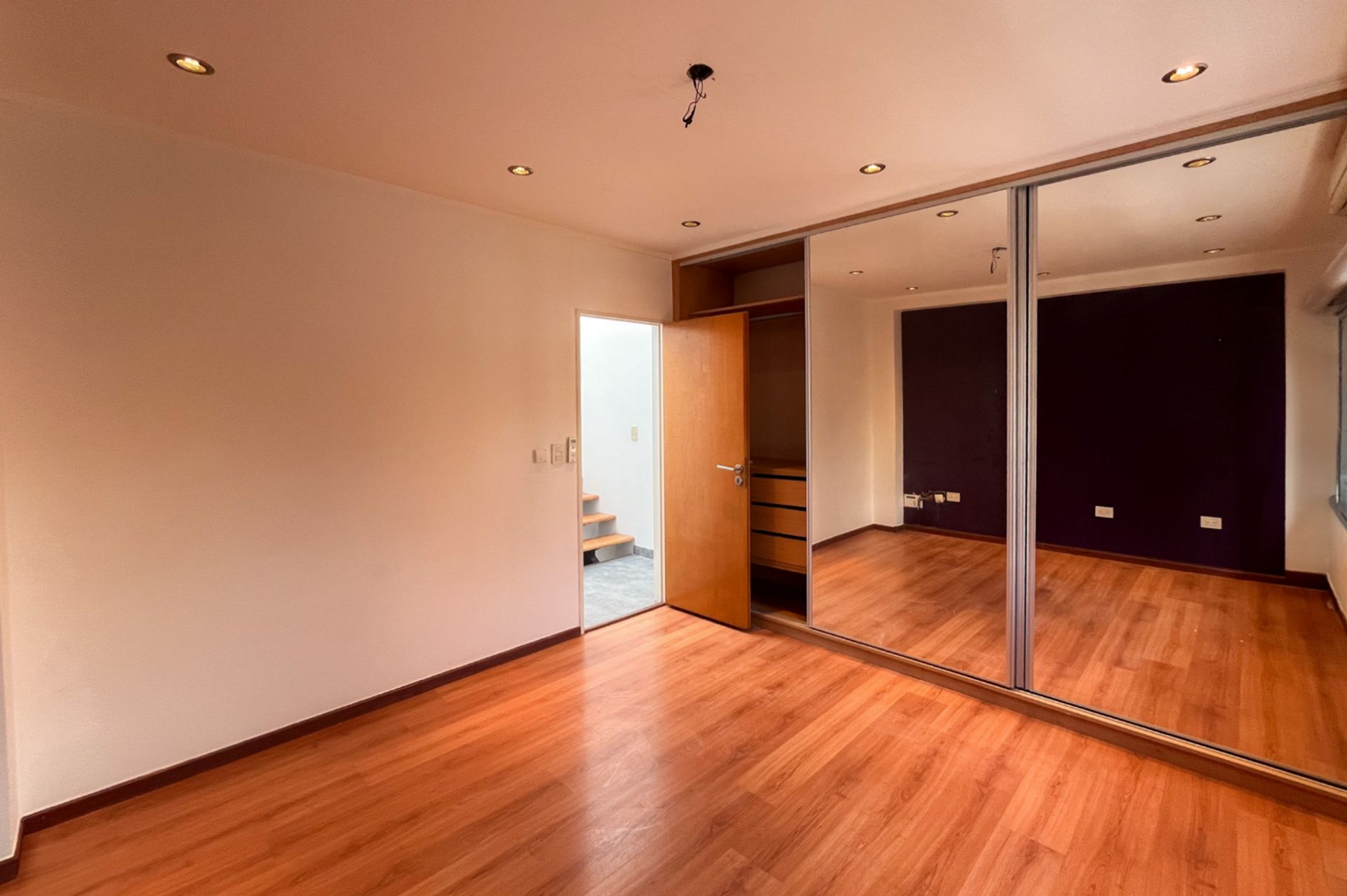 Venta Dúplex 4 Ambientes Jardín / Pileta, Martínez