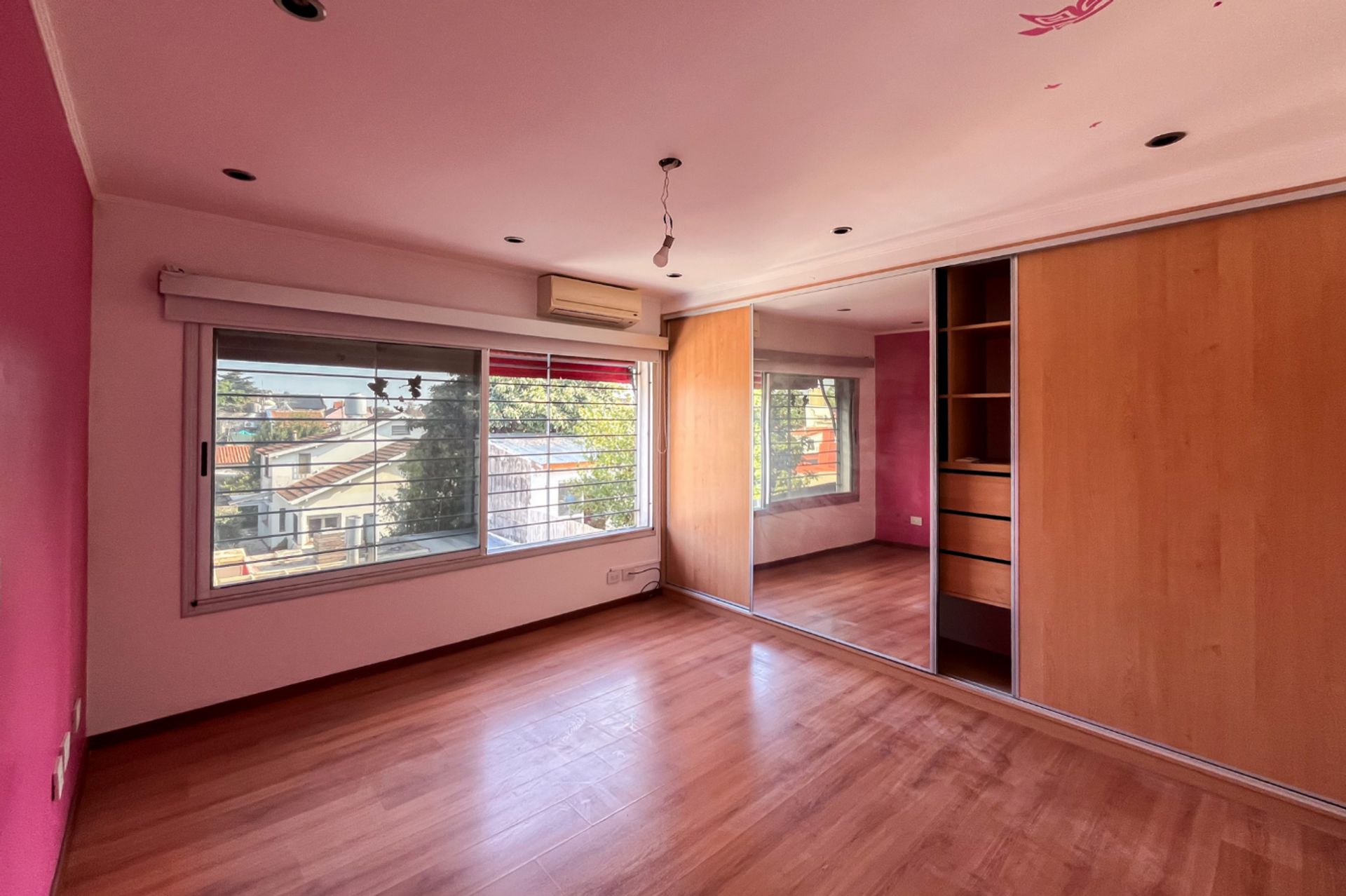 Venta Dúplex 4 Ambientes Jardín / Pileta, Martínez