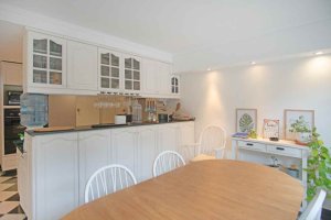 House for Sale, 4 Rooms + Apartment, Garage and Pool Vte Lopez