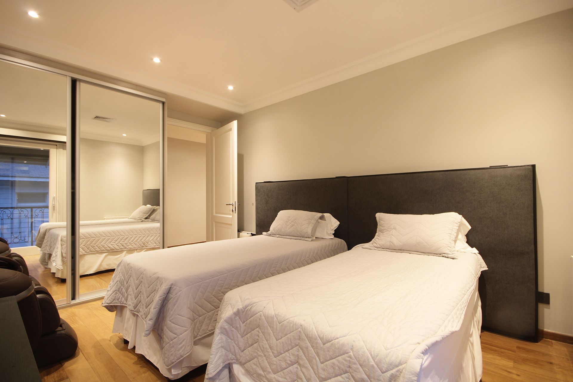 Venta Casa 6 Ambientes Acassuso Pileta Amoblada
