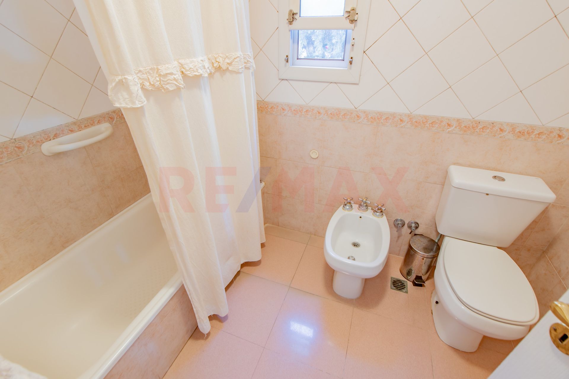 VENTA Hermosa CASA c/pileta en Don Torcuato