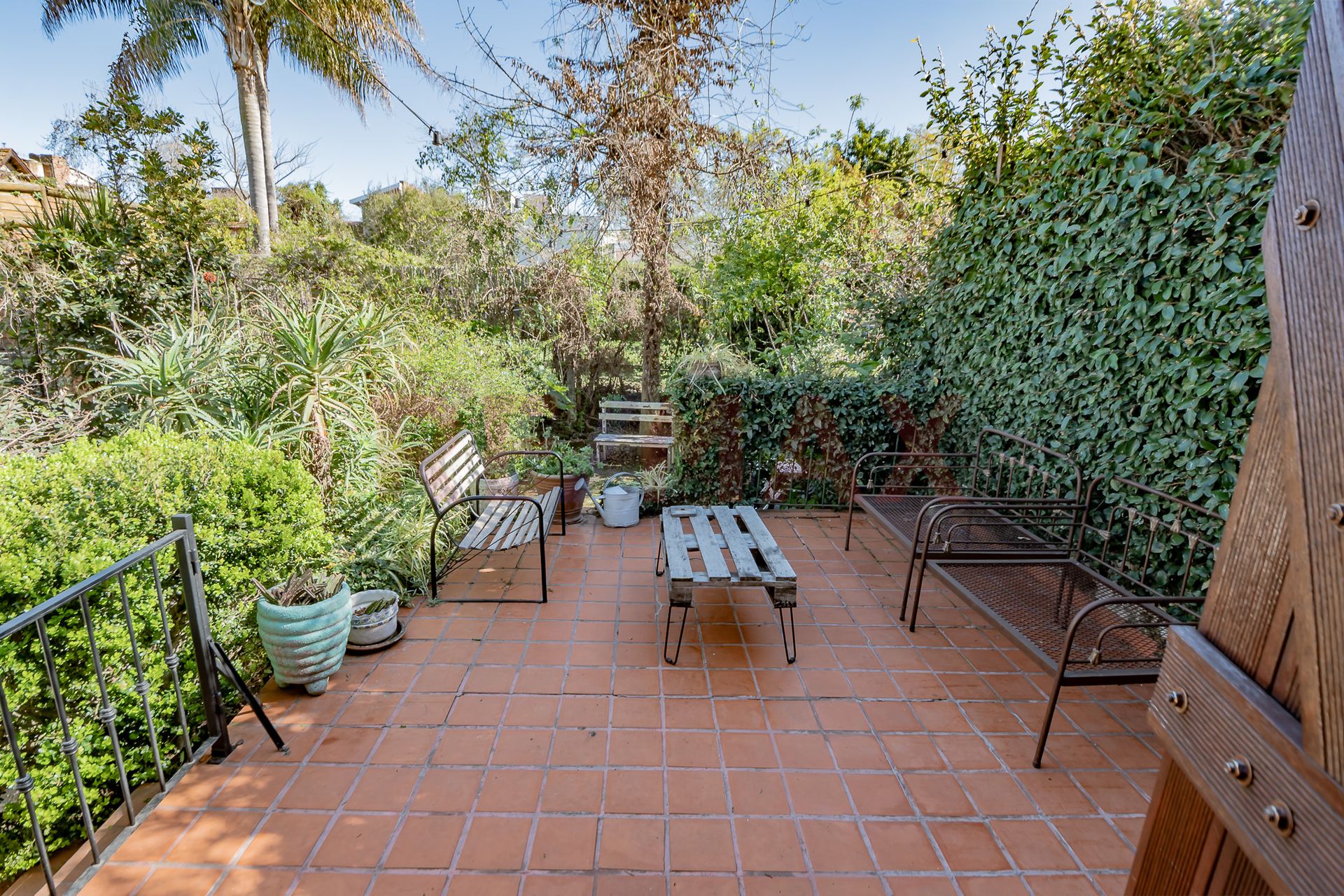 VENTA CASA en lote propio 5 amb con jardín