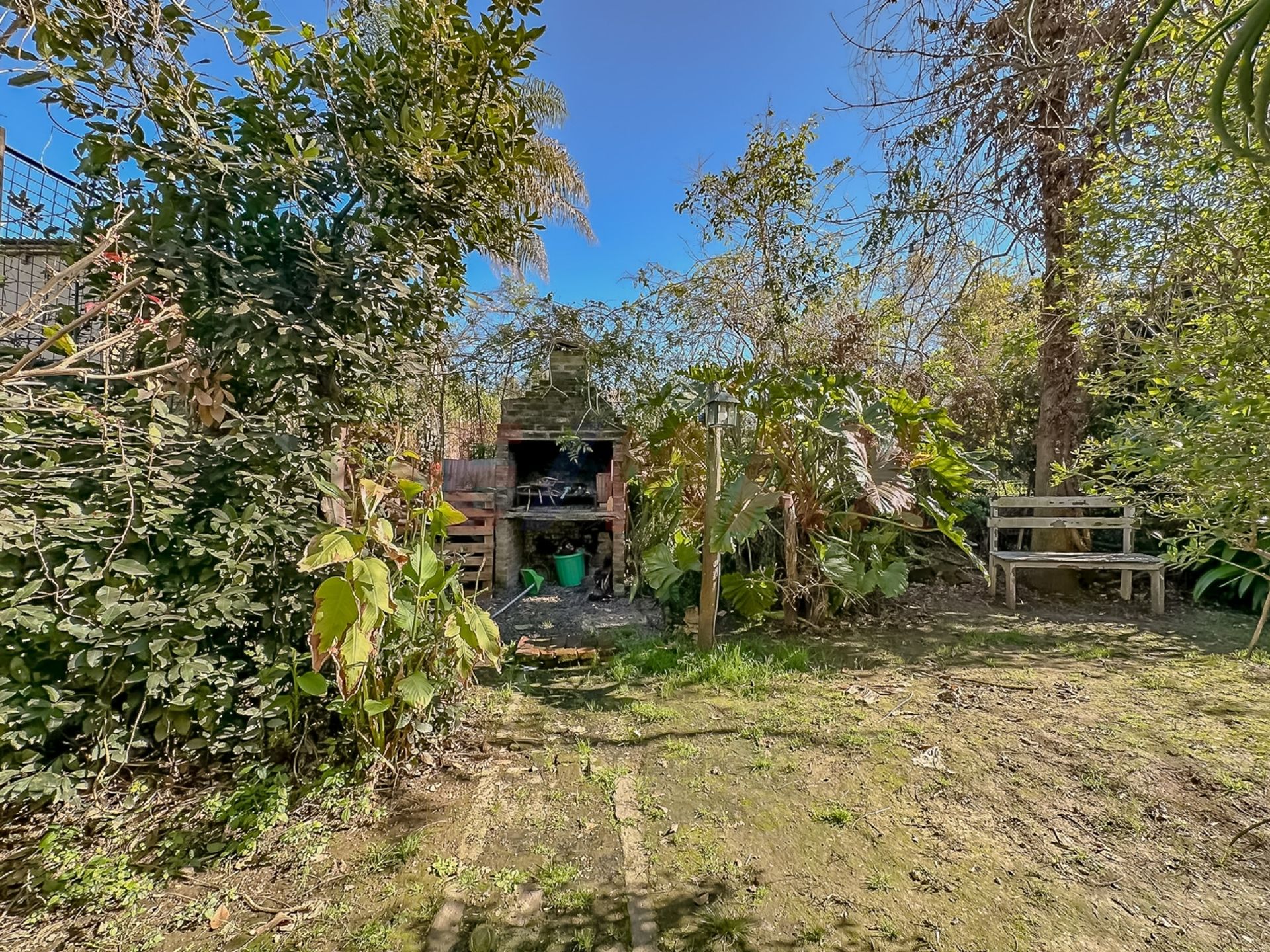 VENTA CASA en lote propio 5 amb con jardín