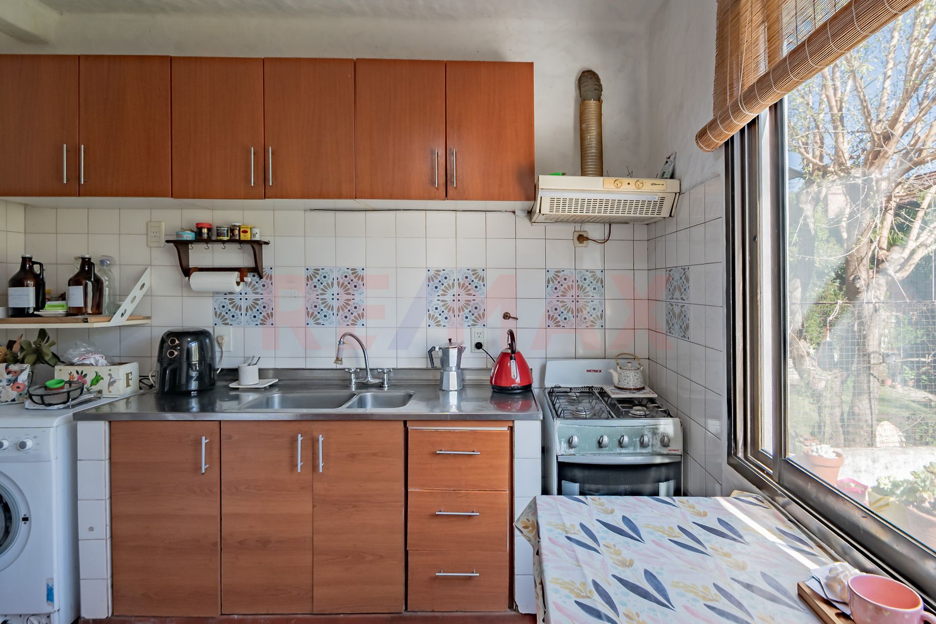 VENTA CASA en lote propio 5 amb con jardín