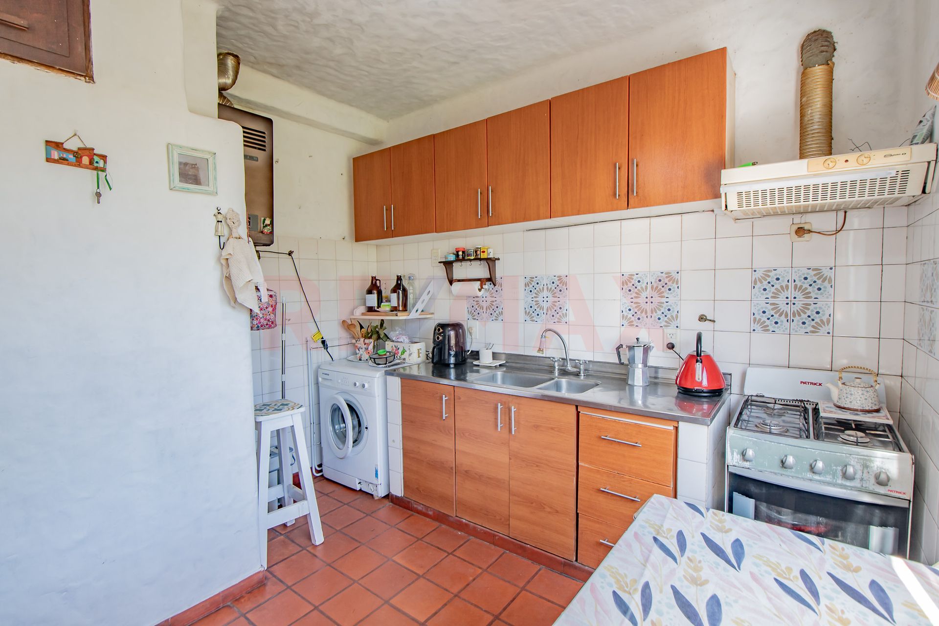 VENTA CASA en lote propio 5 amb con jardín