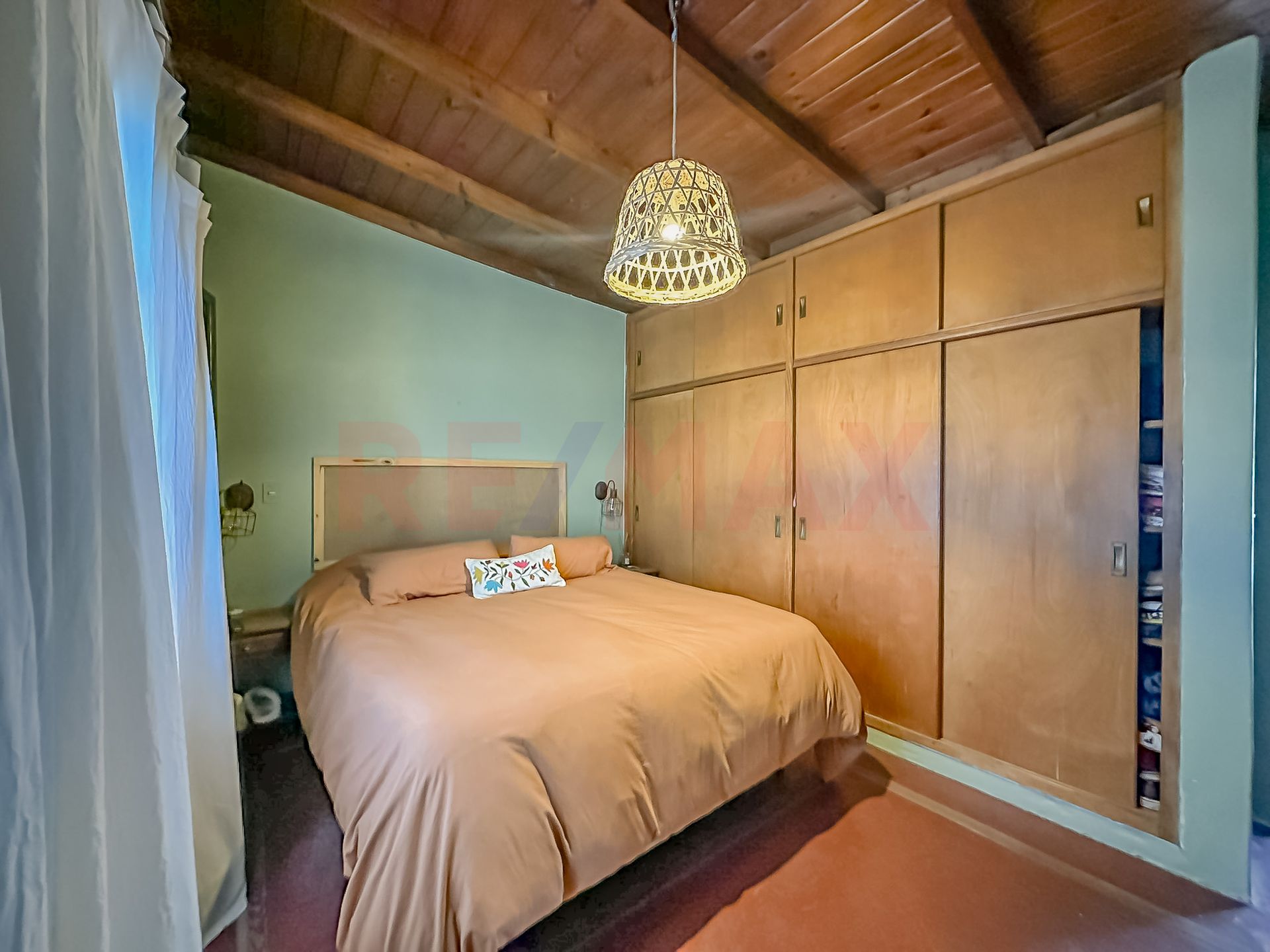 VENTA CASA en lote propio 5 amb con jardín