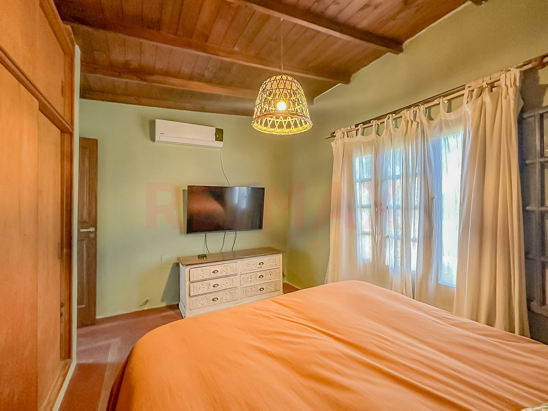 VENTA CASA en lote propio 5 amb con jardín