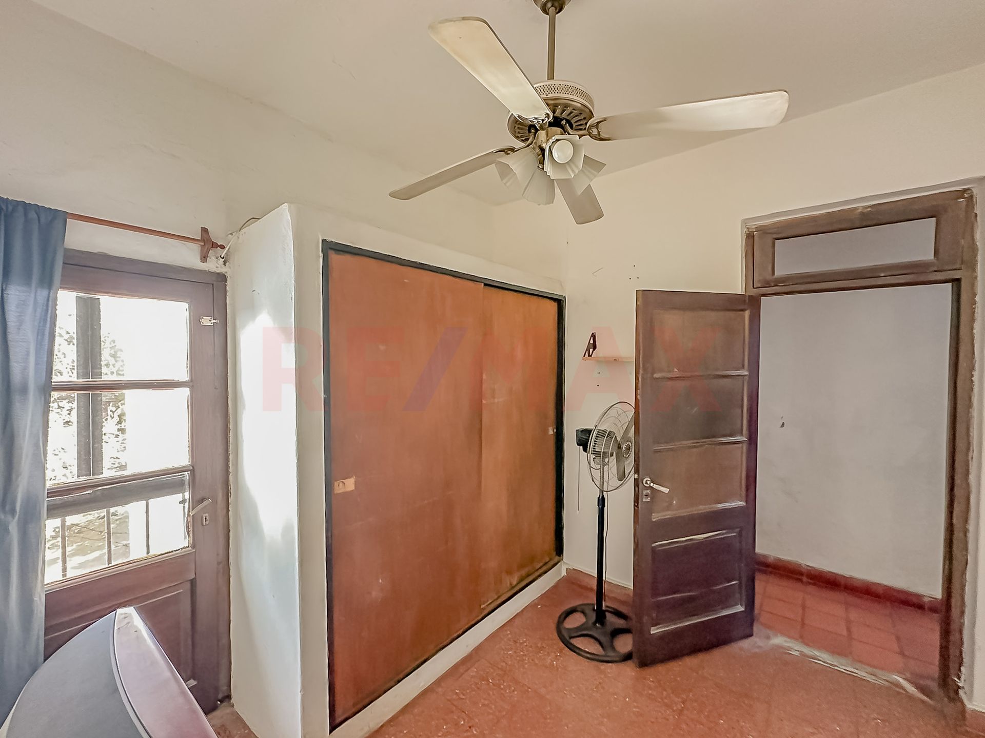 VENTA CASA en lote propio 5 amb con jardín