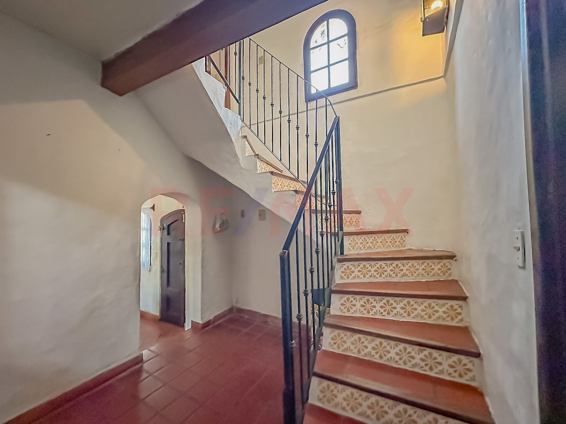 VENTA CASA en lote propio 5 amb con jardín