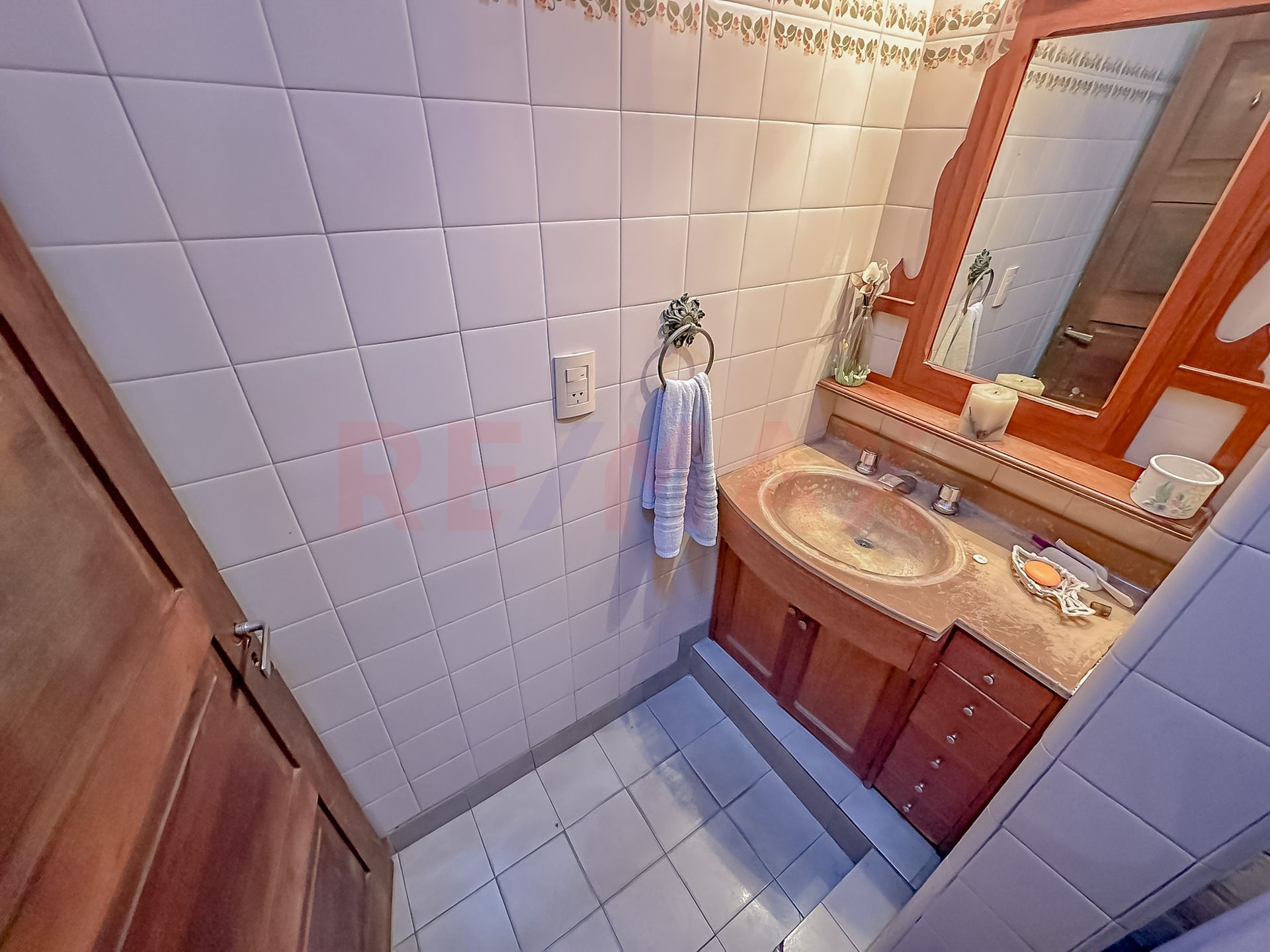 VENTA CASA en lote propio 5 amb con jardín