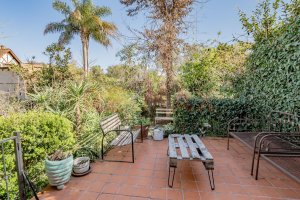 VENTA CASA en lote propio 5 amb con jardín